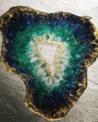 New Geode Resin Table I Get So Many Questions About Is It Wood Is It On Glas Or What Surface Is It Resin Art Painting Resin Painting Resin Artwork