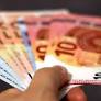 Rossmann Leads with 1000-Euro Crisis Bonus as German Employers Hesitate