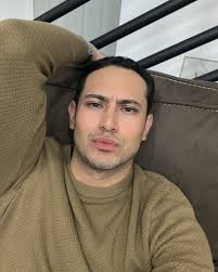 Damian Camacho's Instagram, Twitter & Facebook