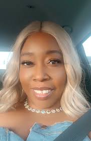 Hi all! I just wanted to introduce myself .... I'm Carly. I was wondering  if anyone feels anything or can give me general or relationship free  reading. I need some DIRECTION ......PLEASE!?