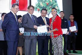 Sarawak dikatakan mempunyai kadar penebangan hutan tertinggi di asia, dilaporkan telah kehilangan lebih daripada 90 % daripada hutan semulajadi there are serious concerns that, given his clan's dynastic dominance over the state, a switch from the office of the chief minister to that of the head. Official Website Office Of The Chief Minister Of Sarawak