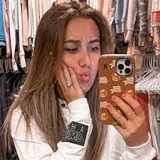 Estella Lilly's Instagram, Twitter & Facebook