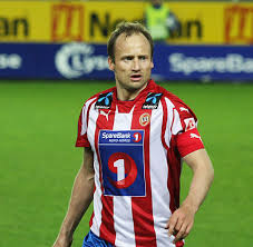 The home, away and annual tables are displayed on the right side. Eliteserien Wikiwand