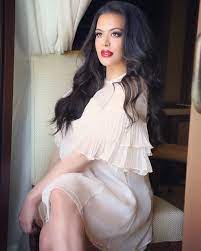 Trishala dutt(sanjay dutt daughter) age, height, weight, boyfriend, husband, family and biography. Trishala Dutt Sanjay Dutt Daughter Age Husband Mother Family Biography Insta Fashion Fashion Celebrity Kids