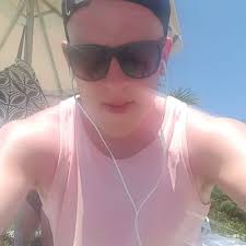 Marissa Bennett🐰 (@MarissaBennettt)