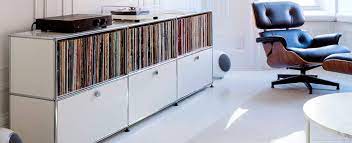 Usm regal usm möbel industrie chic usm haller wohnung wohnzimmer wohnen deko flure wohnzimmer möbel layout. Weisse Wohnzimmermobel Usm