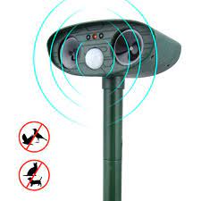 Past users have found that this design is really effective at scaring away certain unwanted critters, but not others (such as birds and dogs). Supersellers Solar Ultrasonic Animal Repeller For Patio Yard Garden Outdoor Pest Cat Infrared Sensor Repellent Walmart Com Walmart Com
