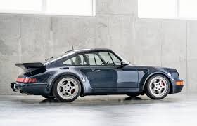 La 911 turbo 3.6 de bad boys était bien une version us immatriculée aux usa. Motorlegenden Porsche 911 964 Turbo 3 6 2 Hand Dt Fahrzeug Optionen Exklusiv Abt Nur Pz Wartung
