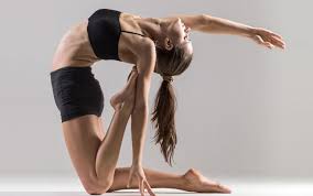 From time to time, abi teaches at lululemon, and at the moment he is focused on looking for his own studio. Bikram Yoga Wir Haben Das Heisse Workout Unter Die Lupe Genommen