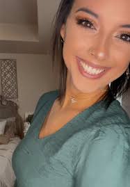 Lesbian Who Lip Syncs Lips of An Angel