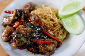 Mie ayam adalah salah satu makanan khas indonesia yang dibawa nenek moyang dataran cina ratusan tahun yang lalu. Mi Ayam Kekinian Original Hingga Blackpepper Patut Dicoba