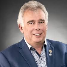 Avec un salaire de 212 000$: le maire le mieux payé du Québec est... à  Varennes