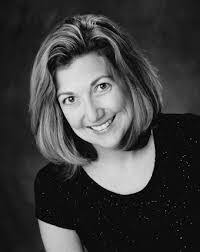 Laura Yardley's Instagram, Twitter & Facebook