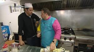 Asociación de afectados por pesadilla en la cocina es el nombre con el que se asociarán contra chicote. Chicote Y Pesadilla En La Cocina Ganan En Los Tribunales A Un Propietario Furioso Chic