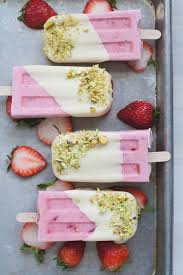 Strawberry Cream Popsicles Eis Am Stiel Rezepte Gefrorene Desserts Lebensmittel Essen