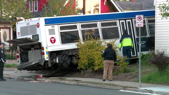 One Dead After Pickup Truck Slams Into Metro Transit Bus — Bus Crashes Into South Minneapolis Home