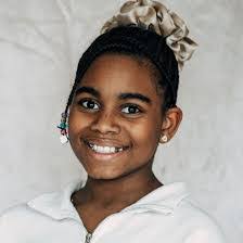 Ariel Peyton's Instagram, Twitter & Facebook