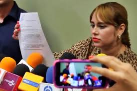 Hace unos años el nombre de lucero guadalupe sánchez acaparó los titulares luego de que fuera apodada como ' la chapodiputada ' por la relación que sostenía con joaquín guzmán loera. The Strange Terrifying Tale Of The Mistress Who Flipped On El Chapo