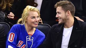 Полное имя — марго элиза робби (margot elise robbie). Margot Robbie And Husband Tom Ackerley Expand Their Family With Cutest Rescue Puppy Video Instyle Com