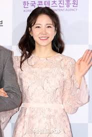 코바나컨텐츠의 마코리부전시회의 김건희와 김범수 전 sbs 아나운서 김건희씨는 당시 2009년부터 윤석열과 사귀며 아크로비스타3층에서 양재택과 살다가 헤어진 시기였다. Sbs ê¹€ ì•„ë‚˜ìš´ì„œ ê¹€ê±´í¬ Bmp Side