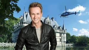 De la proximité, de la curiosité et de la convivialité. La Carte Aux Tresors Les Chateaux De La Loire En Streaming Replay France 3 France Tv