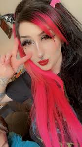 Anyone know what these marks say? 🤷🏻‍♀️ Any thoughts