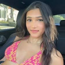 Hi everyone!! My name's Olivia Johnson and I'm from Charlotte, North  Carolina! I'm planning to major in Nursingand can't wait to start this next  chapter. I love going to the gym, cooking