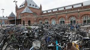 Copenhagen is packed with great things to do and places to go. La Pesadilla Oculta De Copenhague El Paraiso De Las Bicicletas Bbc News Mundo