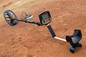 Rugged metal detector ideal for detecting treasure in extreme ground conditions. 10 Best Metal Detectors Metal Detector Metal Detector Reviews Used Metal Detectors