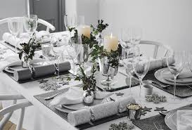 Christmas Inspiration 7 Gorgeous Table Setting Ideas Christmas Table Decorations Christmas Dining Table Christmas Table Centerpieces