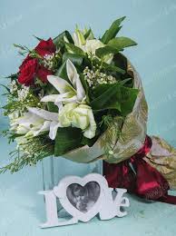 Need beautiful yet cheap flower bouquets delivery in usa? Buy A Bouquet Of Kiev Lilies Cheap Flowers Delivery Salon Flowers Is