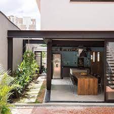 Namun demi pemandangan yang menarik dengan suasana yang menyegarkan, idea lovers pun dapat meletakkan dapur dan ruang makan di dekat taman. 12 Ruang Makan Minimalis Dengan Sentuhan Alam Segar