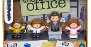 I want to pet priss now! The Office Little People Figure Set Has Returned