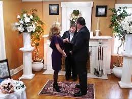 Going To The Chapel Niagara Lyn And Tom Niagara Falls Chapel On The Lane Www Niagaraweddingchapel Com 1800 393 72 Niagara Falls Wedding Chapel Chapel Wedding