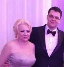 Potrivit declarației sale de avere, viorica dăncilă a făcut și două donații consistente în conturile partidului. Viorica DÄƒncilÄƒ A Vorbit Despre AdopÈ›ia Lui Victor Fiul Ei Wowbiz