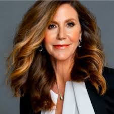 Carrie Soderstrom's Instagram, Twitter & Facebook