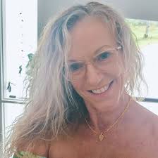 Does anyone know of a good puppy school? I currently have an 11week old pup  but unfortunately I'm having a lot more bumps in the road when it comes to  training her