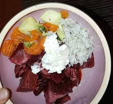 Unser Heutiger Menu Tipp An Kiwis Ehrentag Gab Es Heute Ein Besonders Schones Menu Im Futternapf Rindergulasch An Gedu Barf Rezepte Rezepte Rindergulasch