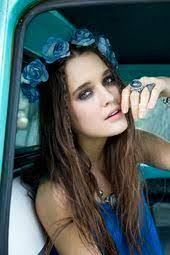 Maria Vanwinkle's Instagram, Twitter & Facebook