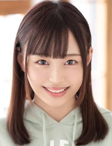 唯奈美月