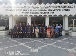 Pejabat pengarah tanah dan galian pahang. Mesyuarat Pentadbir Pentadbir Tanah Daerah Bil 1 2019 31 Mac 2019 Bilik Gerakan Ptg Wisma Pejabat Pengarah Tanah Dan Galian Negeri Kedah Ptgkedah Facebook