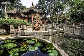 Bigger than many temples in china, the great mosque is a gorgeous blend of chinese and islamic architecture and one of the most fascinating sacred sites in the to get here, follow xiyang shi several minutes west of bei jajie and look for a small alley leading south past a gauntlet of souvenir stands. 2 Great Mosque Of Xi An Chinese Garden Xi An Places To Go