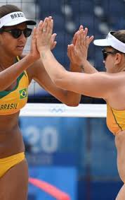 Em 2012 e 2013, também viveu experiência no vôlei de quadra, defendendo o flamengo nas categorias de base. Ks5a8p 4dsvgm
