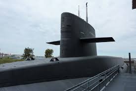 Un ballon bleu, une balle bleue). Il Y A 50 Ans Le Lancement Du Redoutable Le Premier Sous Marin Nucleaire Francais Geostrategia