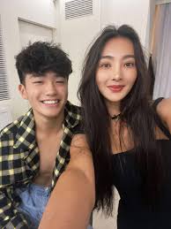 据报道,《英语老师的小兔兔好大好好玩》高清免费热播网友热议其背后故事