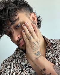 hi. #selfie stream La Culpa… if you want. thanks. <3333333