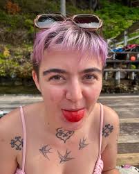 Danielle Rowlands (@dani_ellerowlands) • Instagram photos and videos