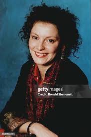 191 Nadia Kaci Foto's en afbeeldingen van hoge resolutie