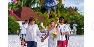 Si è prima diplomata come geometra per. Nicoletta Romanoff E Federico Alvera Nozze Bis Durante La Luna Di Miele Alle Maldive Urbanpost