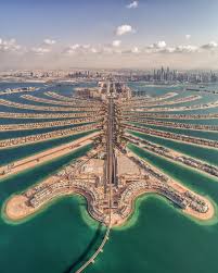 Highsnobiety Su Instagram The Biggest Man Made Island In The World Dubai S Palm Islands Are Visible From Space Palm Island Dubai Palm Islands Dubai Travel